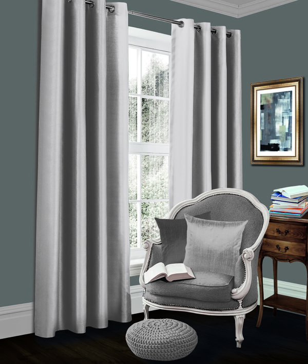 BLACKOUT EYELET CURTAINS SILVER COLOUR